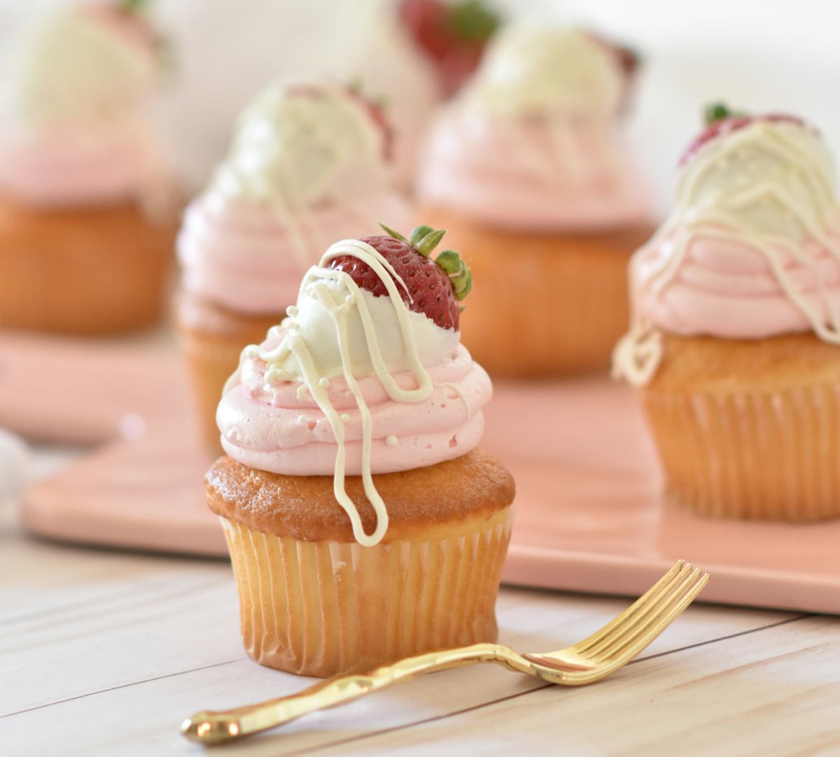 FAIR | HEIRATEN Listing Category Cupcakes